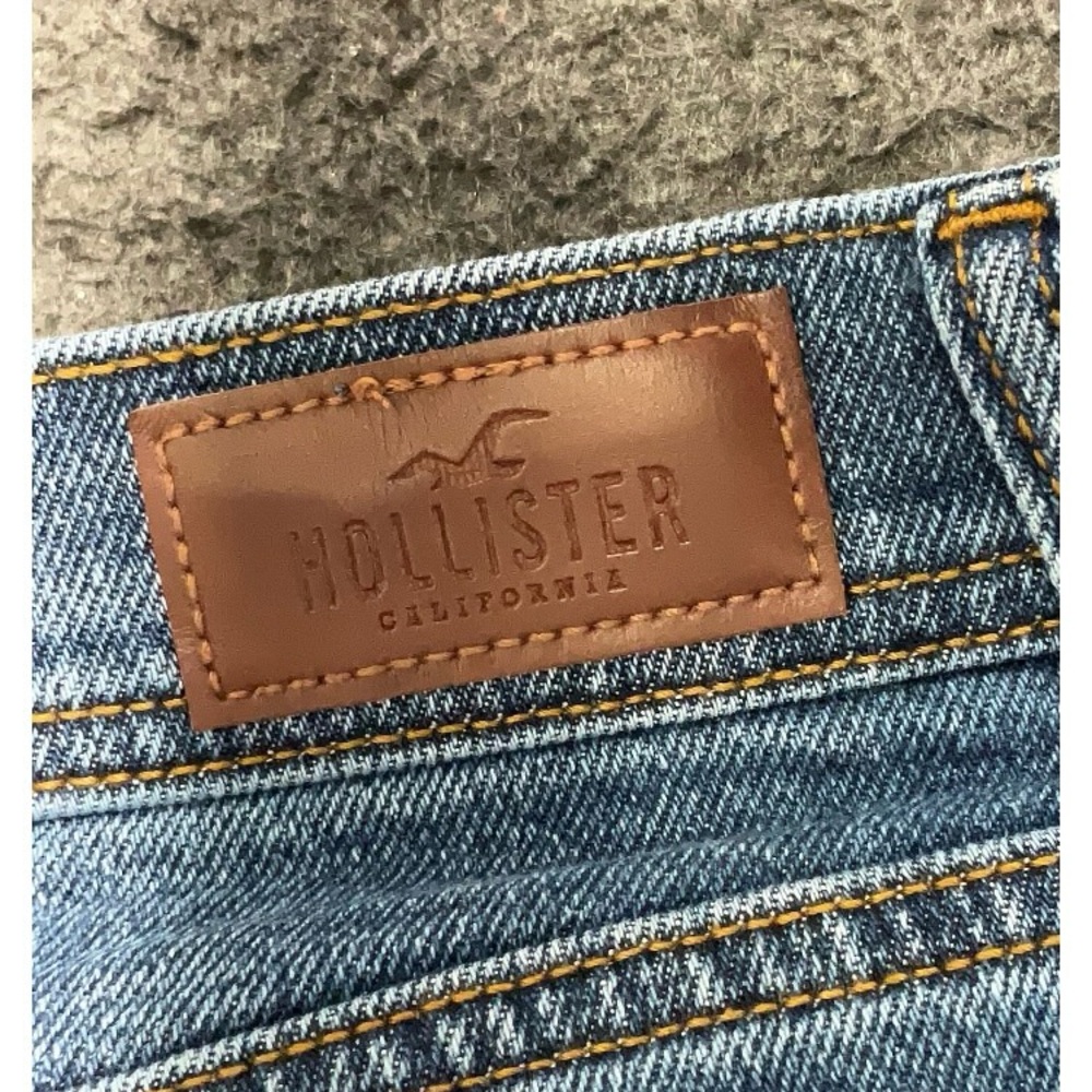 Hollister Woman 27/5 Distressed low rise dad short 7” - Picture 3 of 5